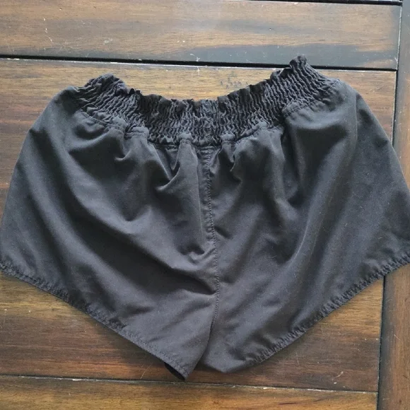 Old Navy Black Athletic Shorts Lightweight Performance - Picture 5 of 5